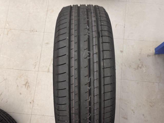 YOKOHAMA
ADVAN
V61
225 / 60R17