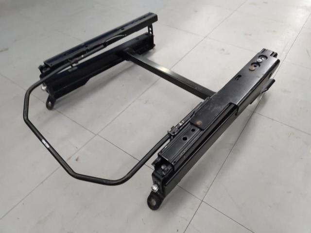 RECARO
Seat rail