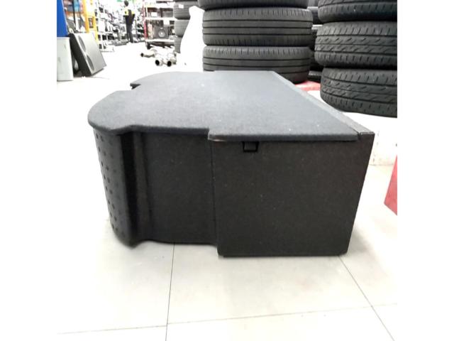日産 キューブ純正オプションラゲッジボックス