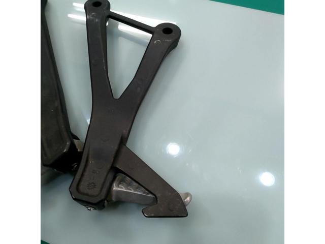 【KAWASAKI】ZX-25R ZX250E 純正タンデムステップ
