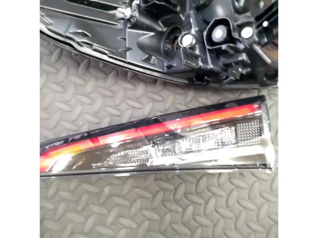 TOYOTA純正テールレンズ(※右側のみ)