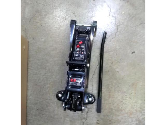 HYDRAULIC FLOOR JACK 2.5TONジャッキ