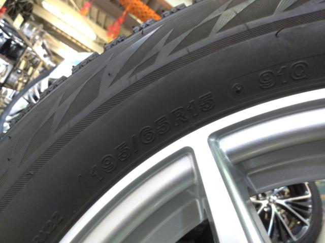 SPORT
DAYSY wheels + BRIDGESTONE
BLIZZAK
VRX2