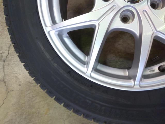 Weds wheels with brand new Japanese-made studless tires.
ILLUGA
Z1
Spoke wheels + BRIDGESTONE
BLIZZAK
VRX3