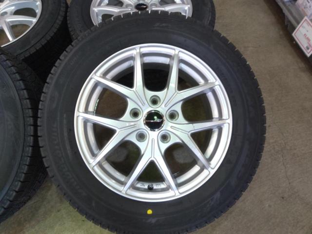 Weds wheels with brand new Japanese-made studless tires.
ILLUGA
Z1
Spoke wheels + BRIDGESTONE
BLIZZAK
VRX3