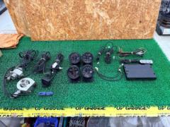 D'efi
LINK
METER
ADVANCE
CR
Oil temperature/oil pressure/water temperature/boost gauge + control unit set
