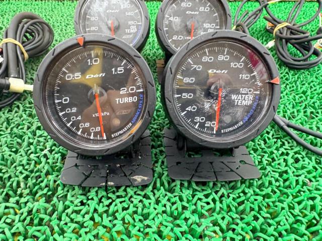 D'efi
LINK
METER
ADVANCE
CR
Oil temperature/oil pressure/water temperature/boost gauge + control unit set