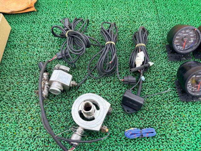 D'efi
LINK
METER
ADVANCE
CR
Oil temperature/oil pressure/water temperature/boost gauge + control unit set