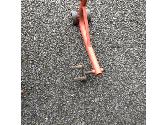 Unknown Manufacturer
Maintenance stand