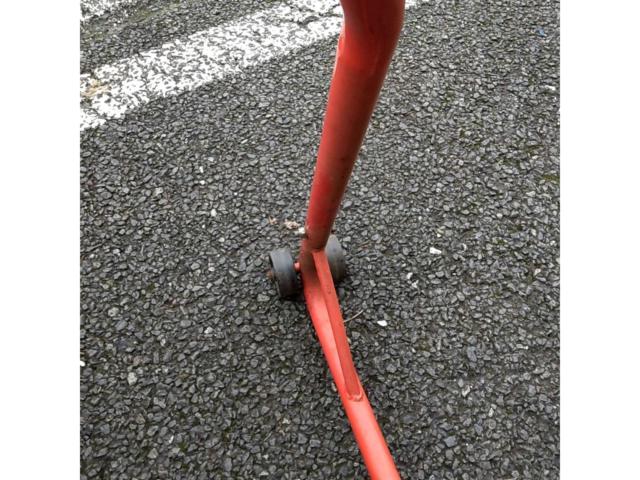 Unknown Manufacturer
Maintenance stand