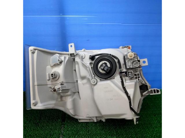 Hiace / 200 series Toyota genuine
Hiace / 200 system
6 type
Dark Prime II
Genuine headlight