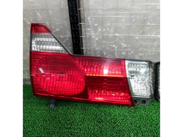 TOYOTA 純正テールレンズ【10系アルファード/】