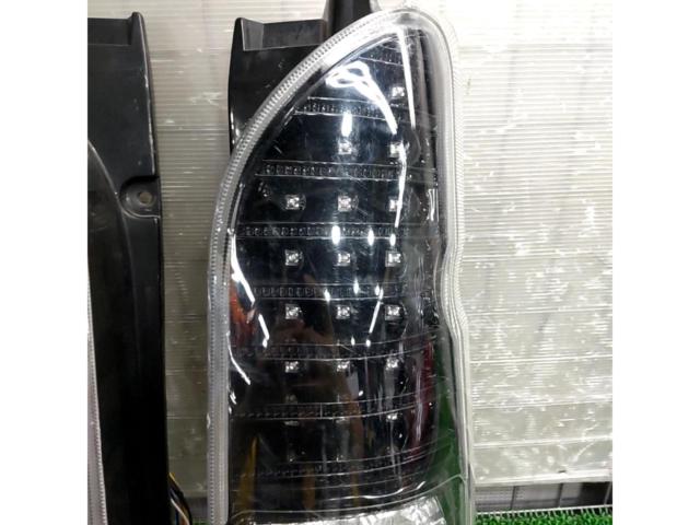 ワケアリ メーカー不明 LEDテールレンズ 【200系ハイエース/3型】
