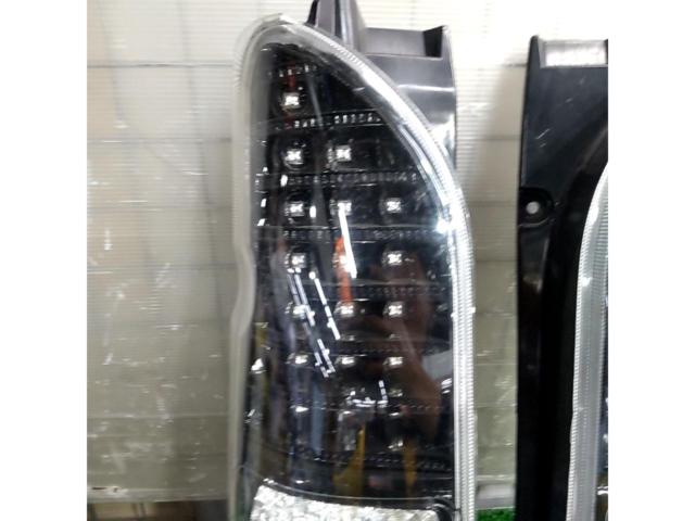 ワケアリ メーカー不明 LEDテールレンズ 【200系ハイエース/3型】