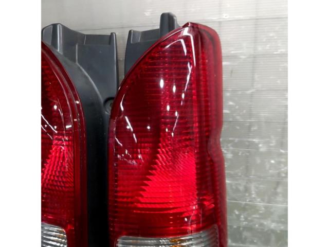 TOYOTA純正 テールレンズ【200系ハイエース/ワイド/3型】