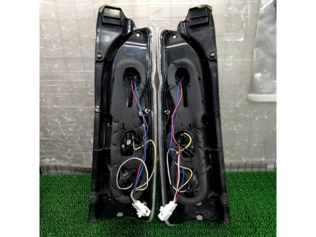 ワケアリ メーカー不明 LEDテールレンズ 【200系ハイエース】