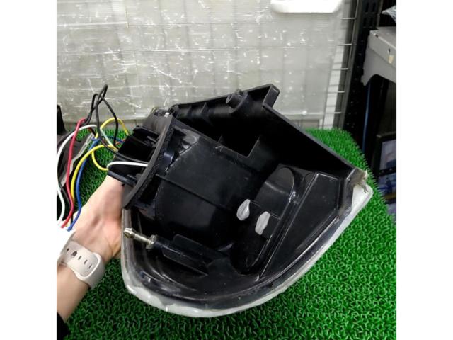 ワケアリ メーカー不明 LEDテールレンズ 【200系ハイエース】