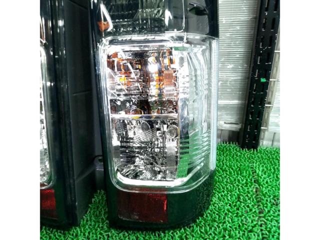 メーカー不明 テールレンズ 【200系ハイエース】