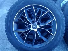 MOMO ホイール+YOKOHAMA iceGUARD G075