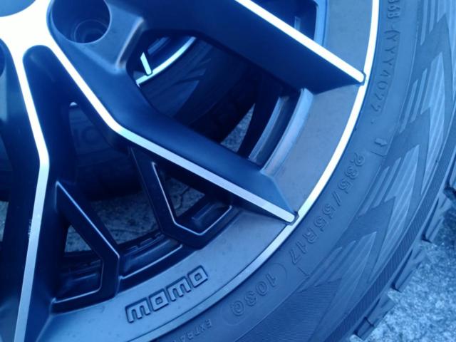 MOMO ホイール+YOKOHAMA iceGUARD G075