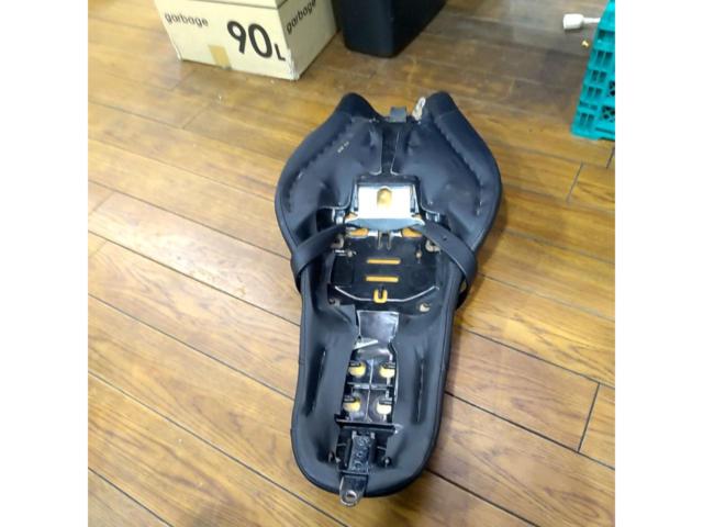 Harley-Davidson 純正シート【XL883/スポーツスター】
