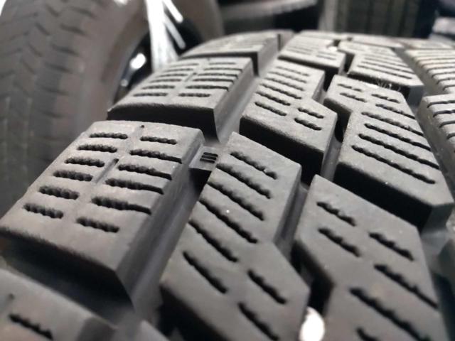 HOT STUFF(ホットスタッフ)Exceeder(エクシーダー) E05+YOKOHAMA iceGUARD iG70 【ステップワゴン】