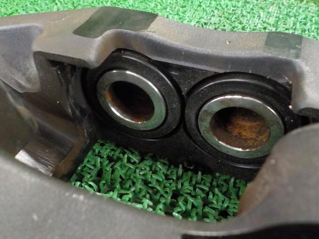 LEXUS
Genuine front caliper
LEXUS IS300h F Sport AVE30 Mid-cycle