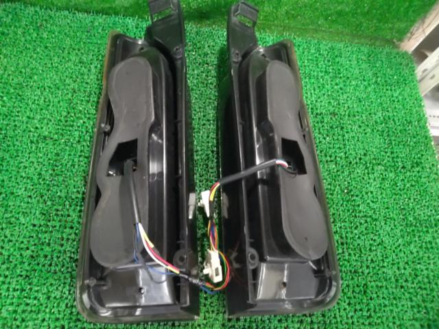 メーカー不明 LEDスモークテール【200系ハイエース】