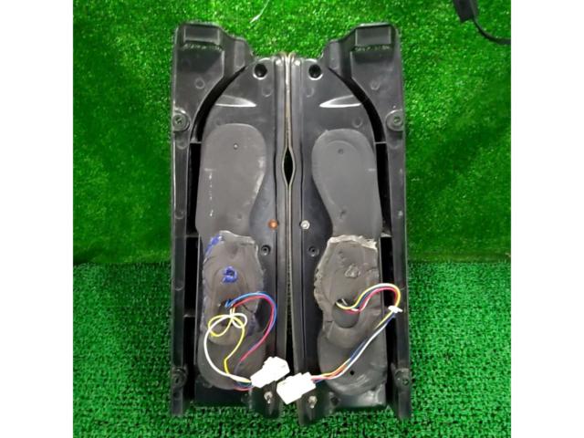 メーカー不明 LEDスモークテール【200系ハイエース】