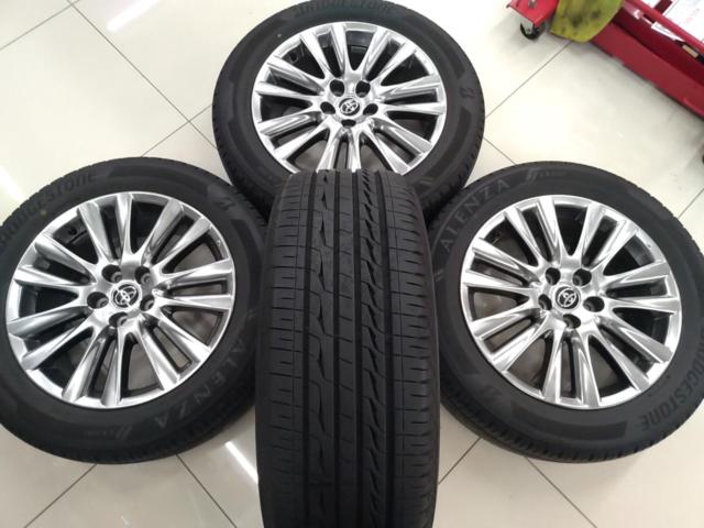 TOYOTA 60系ハリアープレミアムグレード 純正ホイール + BRIDGESTONE ALENZA LX100