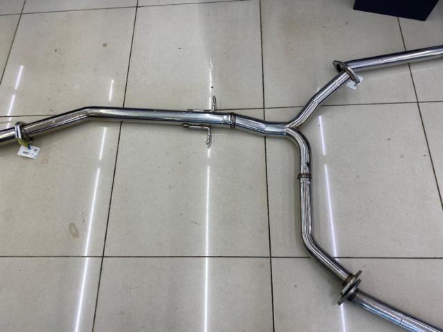 18 Series/Crown (Manufacturer Unknown)
One-off straight muffler
