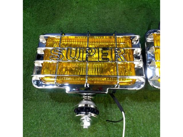 ノーブランド 汎用角型ハロゲンフォグランプ