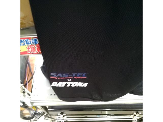 Size: XL DAYTONA
DP-002
Stretch Slim Fit
Mesh inner protector