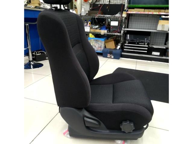 【ヴィッツ/NCP10】TOYOTA純正シート RH側