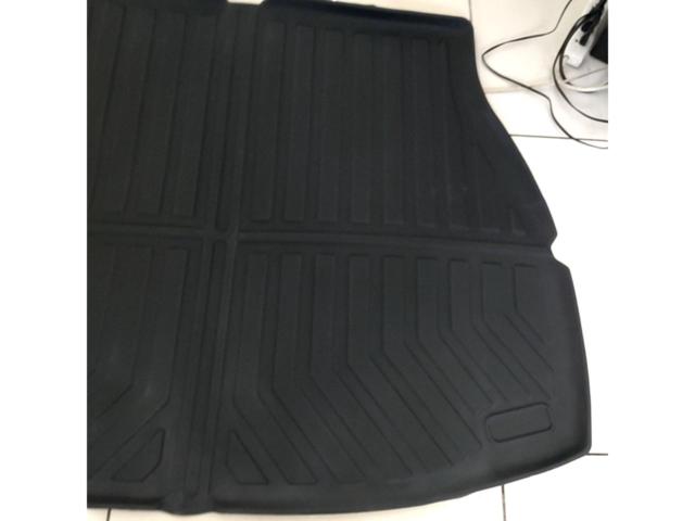【ハリアー/80系】メーカー不明 ラゲッジマット