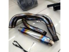 写真撮り直し【ゼファー1100/ZRT10A?】 メーカー不明 チタンフルエキゾーストマフラー