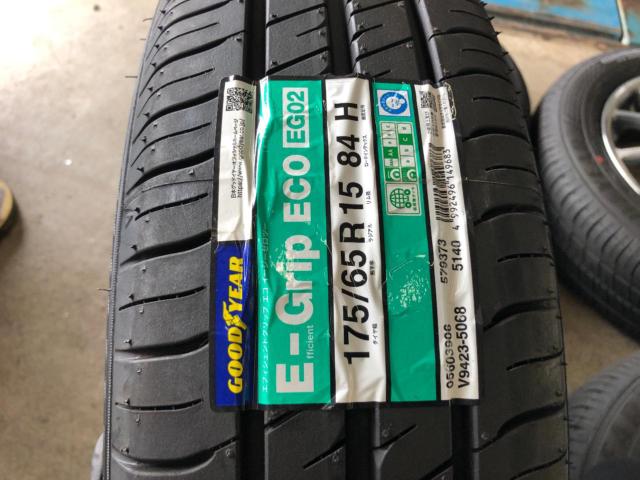 BRIDGESTONE ECO FORME CRS12 + GOODYEAR E-Grip ECO EG02