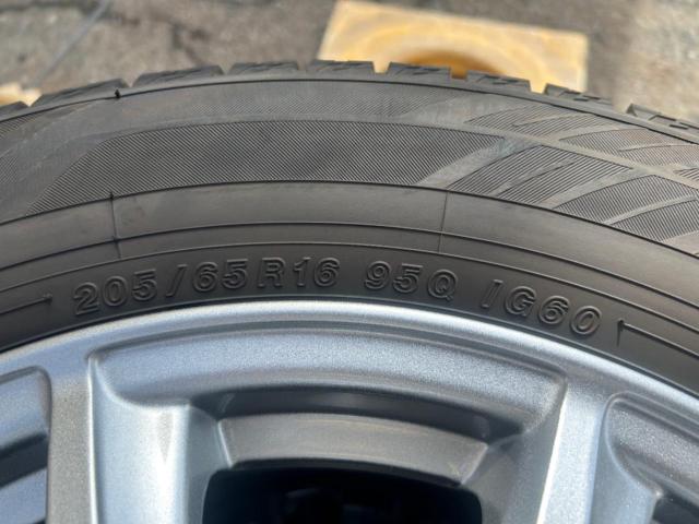 Lehrmeister  BOREANO 9 16インチホイール + YOKOHAMA iceGUARD iG60