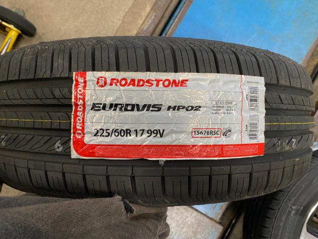 トヨタ 30系アルファード・ヴェルファイア前期純正アルミホイール + ROADSTONE Eurovis HP02 225/60R17