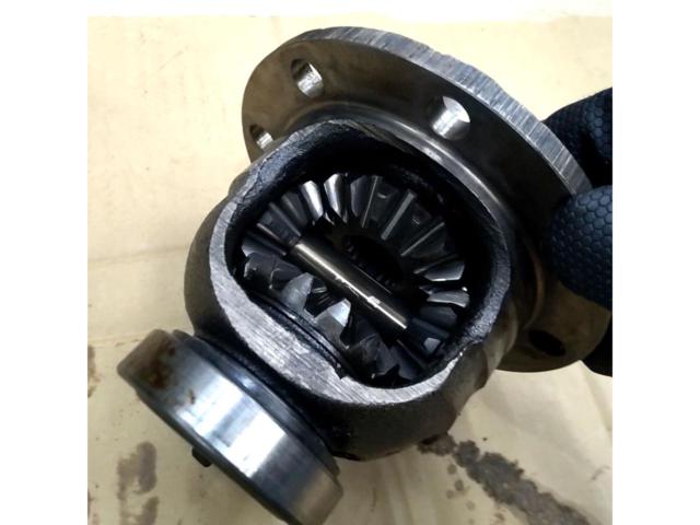 Toyota
Corolla Levin/AE86 genuine differential