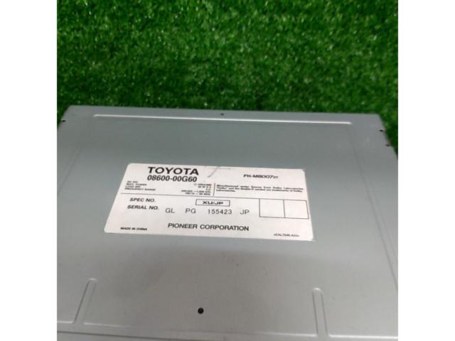 Toyota
Genuine
2 DIN cassette + CD tuner
08600-00G60