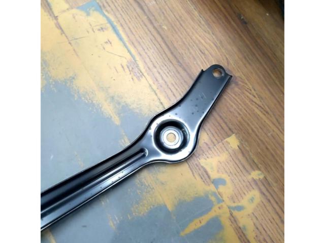 SUBARU レヴォーグ/+VM系 前期純正リアメンバーブレース