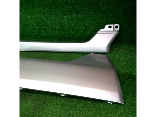 トヨタ 200系ハイエース 純正グリルガーニッシュ