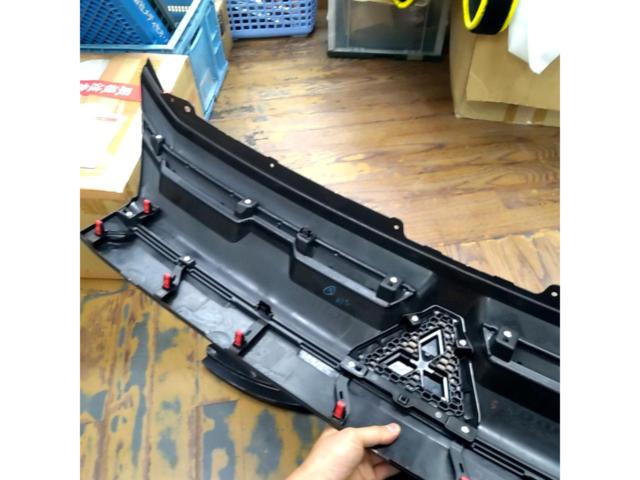 三菱 デリカD5 後期 純正フロントグリル