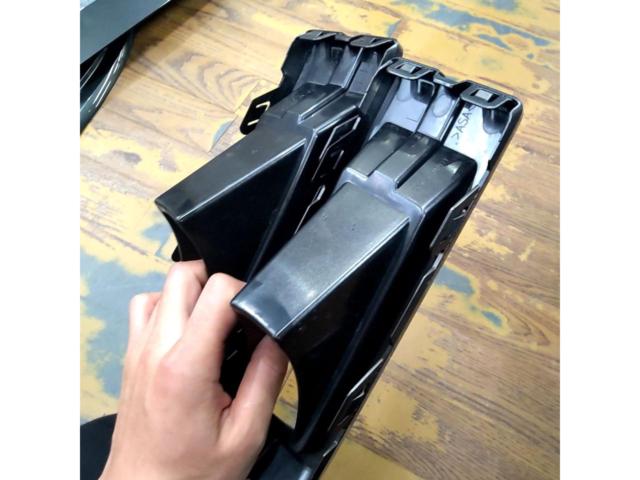 三菱 デリカD:5 後期純正フロントフォグランプガーニッシュ