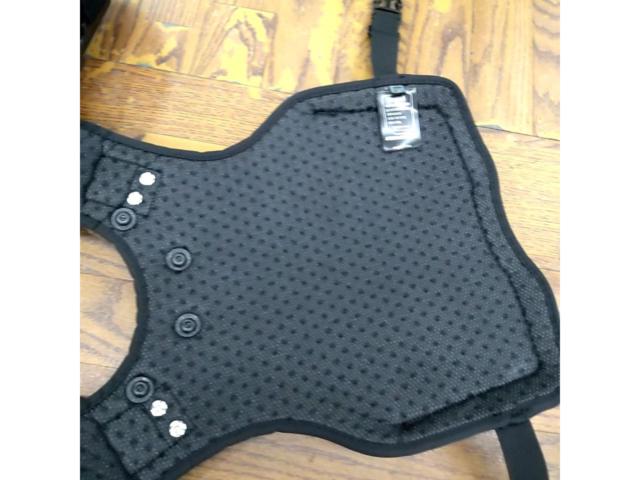 One-size-fits-all
KOMINE
SK-600
Chest guard