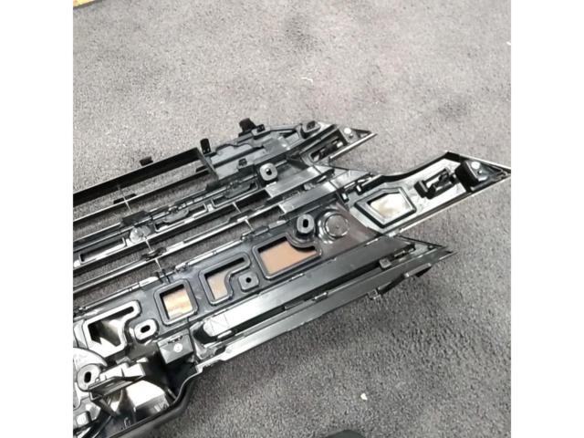 トヨタ 30系ヴェルファイア前期純正フロントグリル