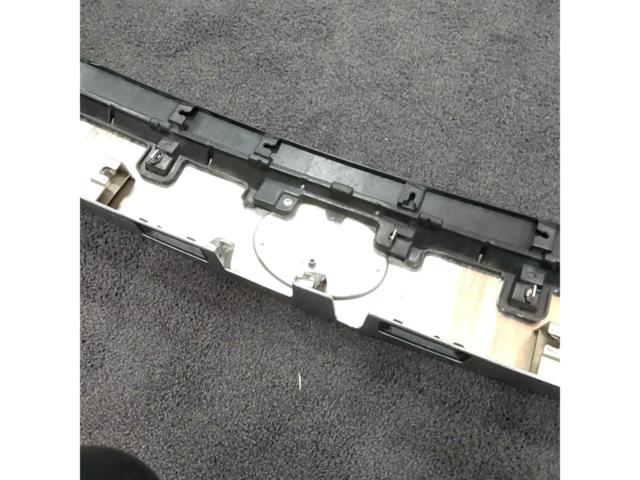 30系ヴェルファイア 前期純正リアガーニッシュ
