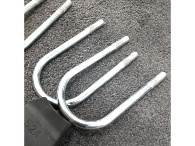 トヨタ ハイエース 純正リアバンプラバー + U字ボルト