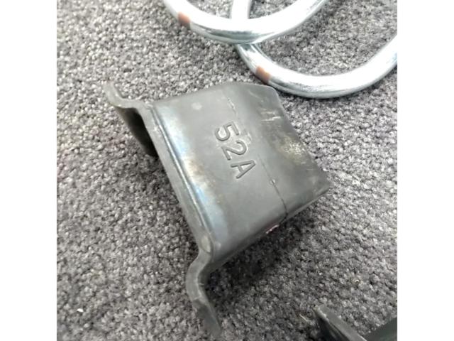 トヨタ ハイエース 純正リアバンプラバー + U字ボルト